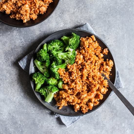 Easy Spanish Quinoa & Chickpeas