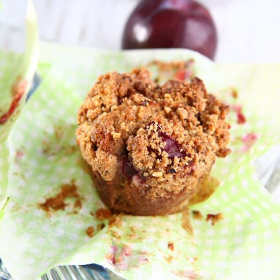 Plum Einkorn Streusel Muffins