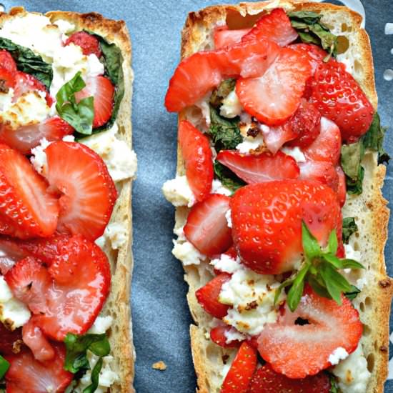 Strawberry Bruschetta with Paneer