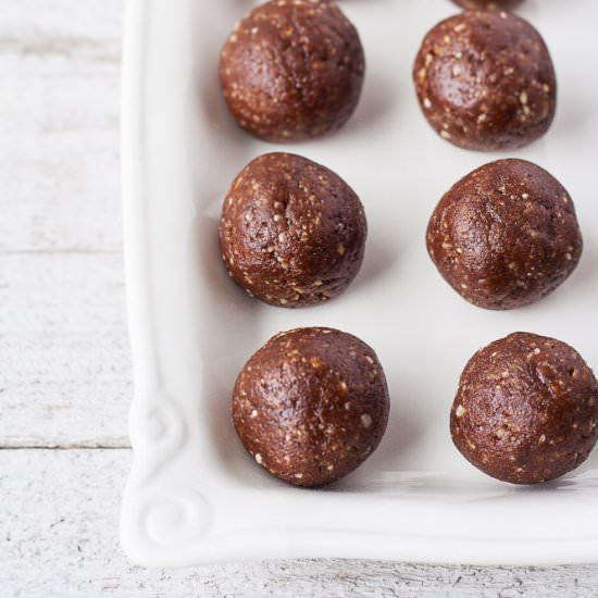 Date Sweetened Chocolate Bites