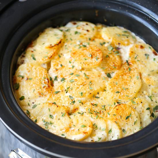 Slow Cooker Scalloped Potatoes