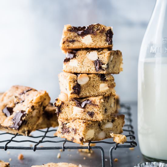 Chocolate & Macadamia Cookie Bars