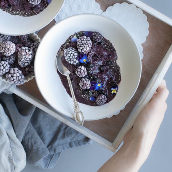 Blackberry Smoothie Bowl
