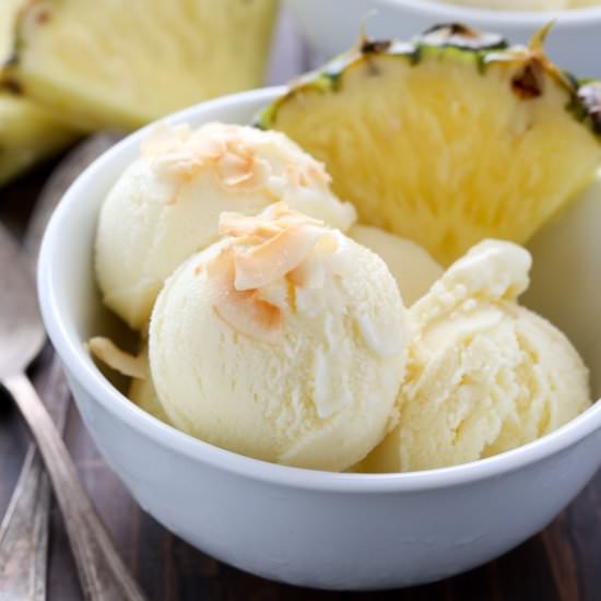 Piña colada ice cream