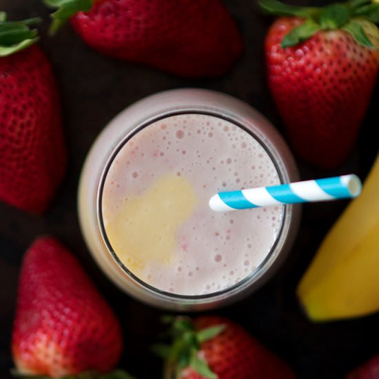 Strawberry Mango Banana Smoothie