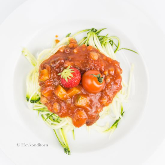 Zoodles and Tomato Strawberry Sauce