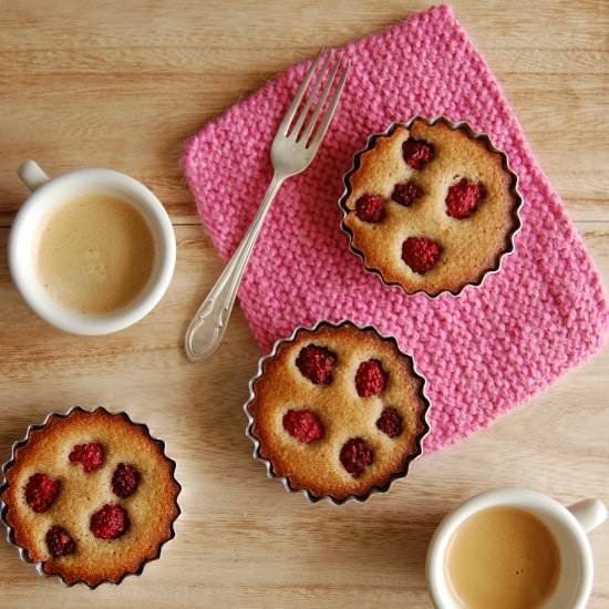 Blackberry rye financiers