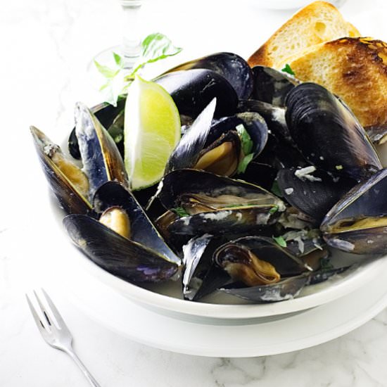 Lemongrass Coconut Steamed Mussels