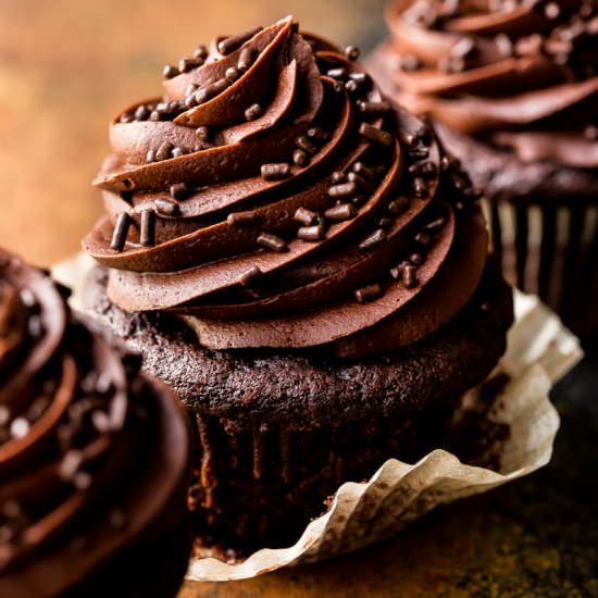 Super Moist Chocolate Cupcakes