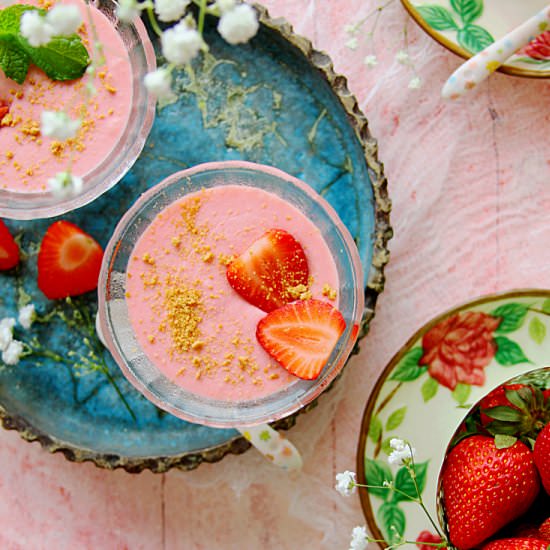 EGGLESS STRAWBERRY MOUSSE