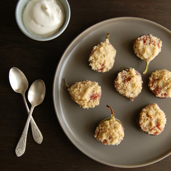 Baked Figs with Streusel Topping