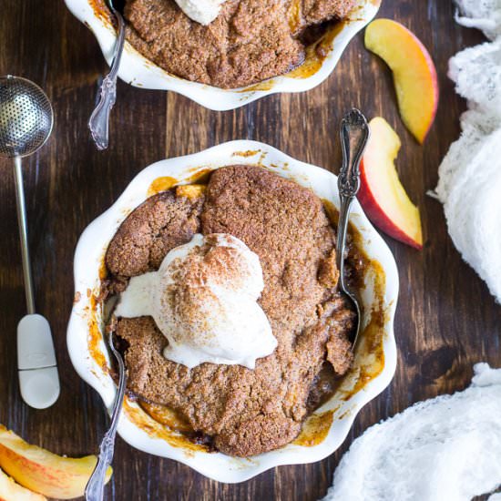 Paleo & Vegan Peach Cobbler