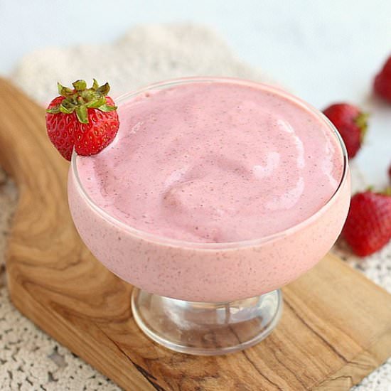 Strawberry Chia Frosty
