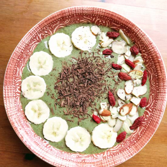 Banana Kale Smoothie Bowl