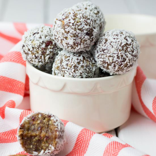 No Bake Energy Bites with Dates