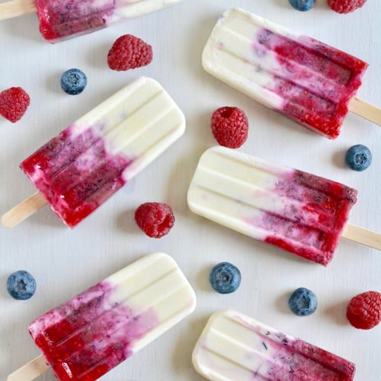 Mixed Berry And Yogurt Popsicles