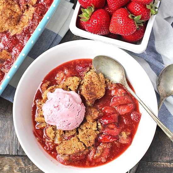 Paleo Strawberry Cobbler
