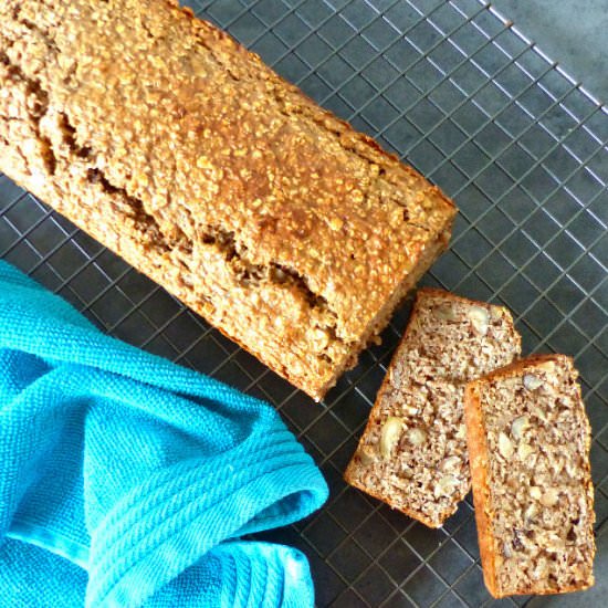 Apple sauce oatmeal & nuts cake