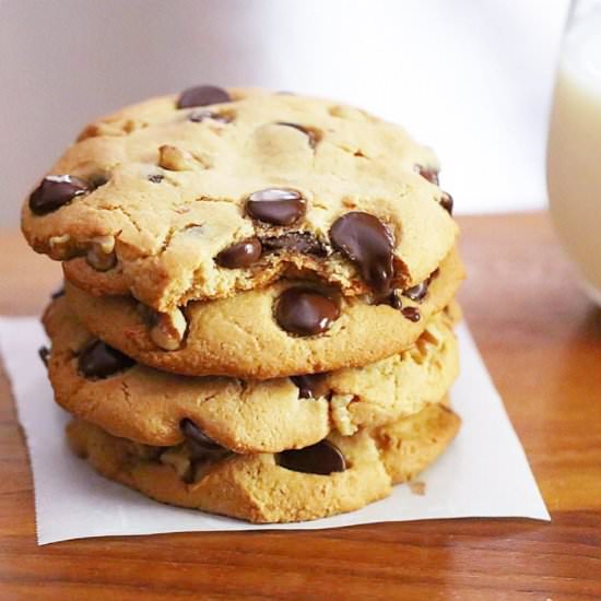Paleo Chocolate Chip Walnut Cookies
