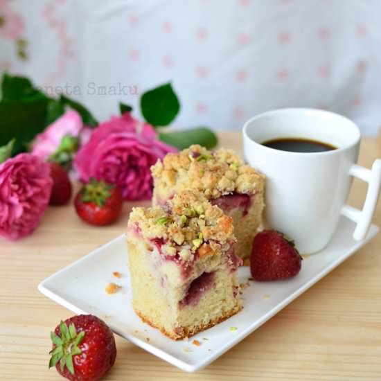 Spelt flour strawberry coffee cake