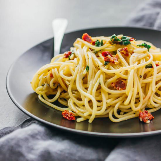 One Pot Spaghetti Aglio e Olio