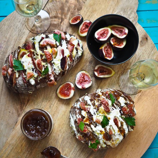 Italian Fig and Cheese Bread