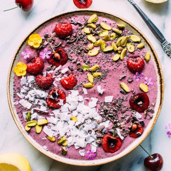 5 Minute Antioxidant Smoothie Bowl
