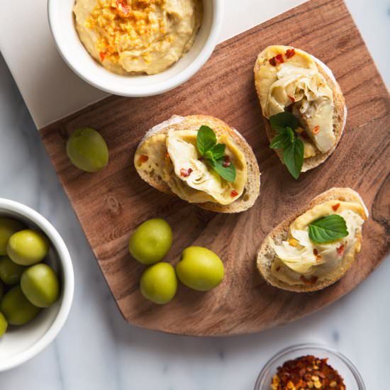 Artichoke Crostini with Hummus