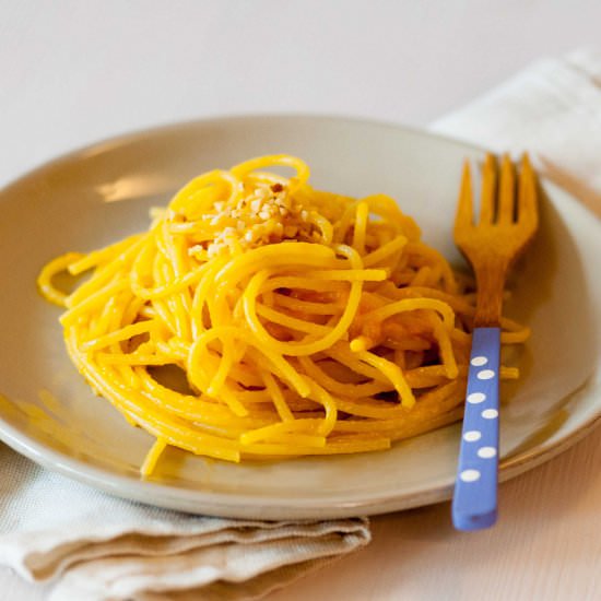 Spaghetti with Carrots and Almonds