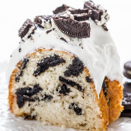 Cookies & Cream Bundt Cake