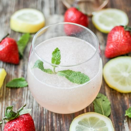 Frosé (Frozen Rosé)