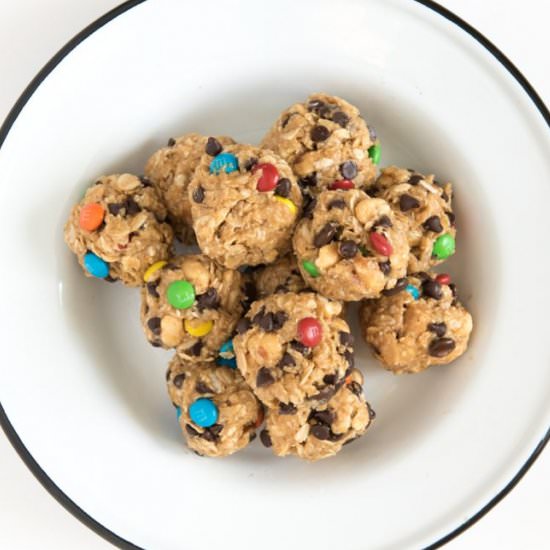 Easy No-Bake Oatmeal Energy Balls