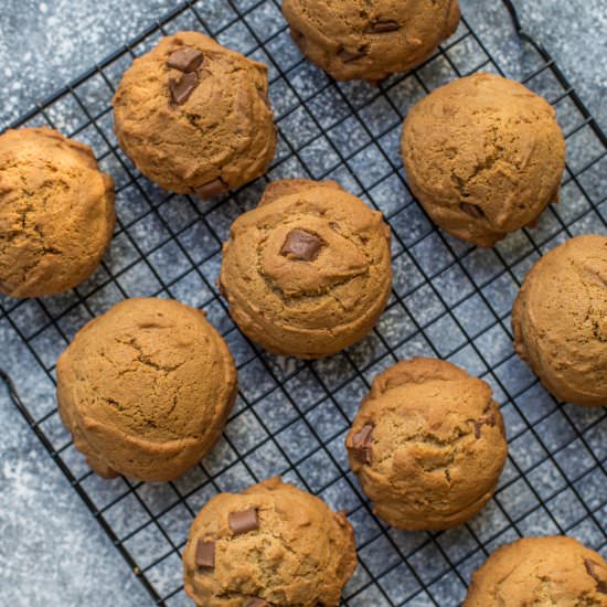 Puffy, Crunchy Chocolate Chip Cookie