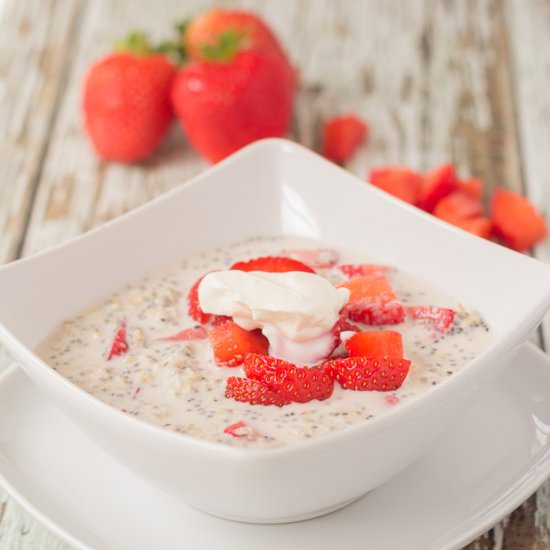 Strawberry Chia Overnight Oats