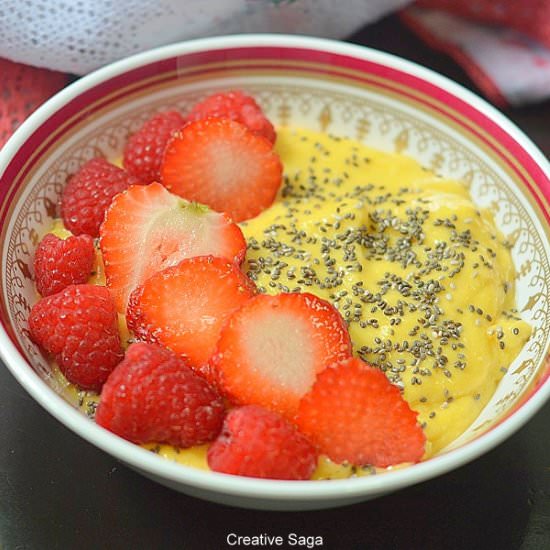 mango breakfast smoothie bowl
