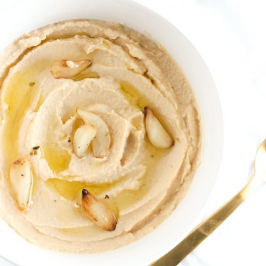 Easy Roasted Garlic Hummus