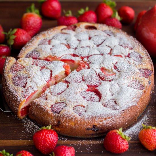 Easy Strawberry Cake
