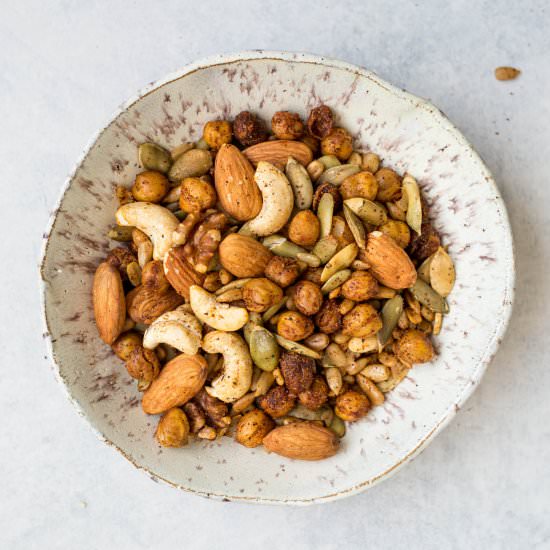 Spicy Roasted Chickpea Snack Mix