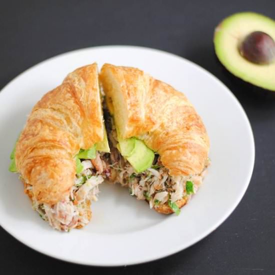Crab sandwich with avocado