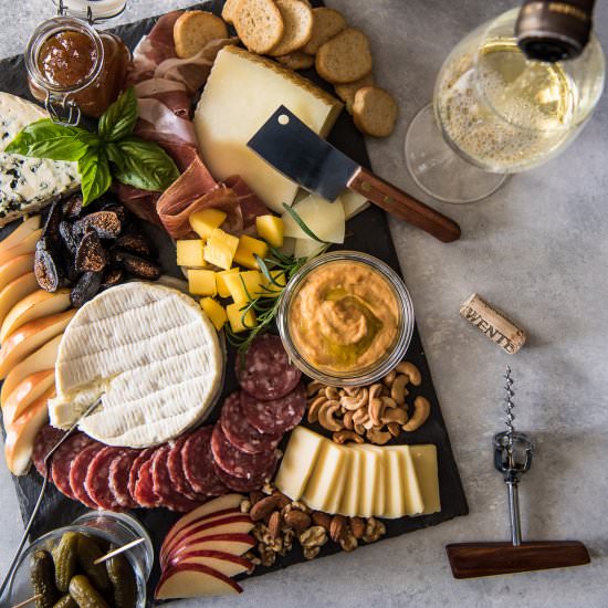How to Build a Cheese Board