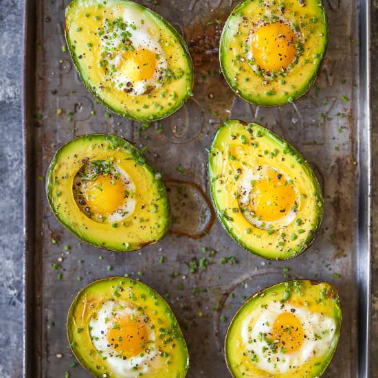Baked Eggs in Avocado