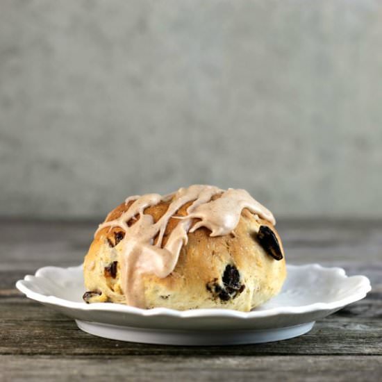 Cinnamon Raisin Oatmeal Buns