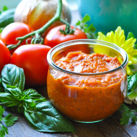 20-Min. Garlic & Herb Tomato Sauce