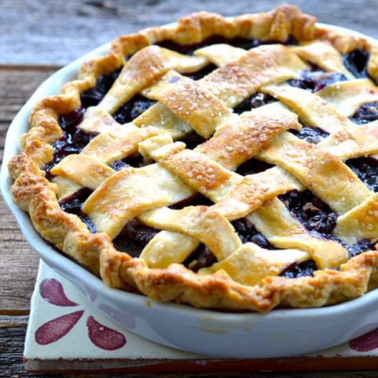 Sweet Cherry and Blueberry pie