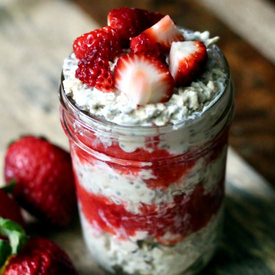 Strawberries & Cream Overnight Oats