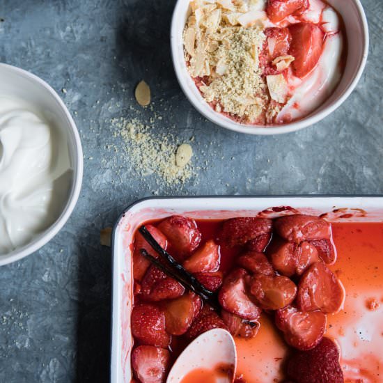 Low-Carb Baked Strawberry Pots