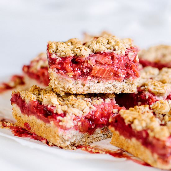 Strawberry Rhubarb Crumble Bars