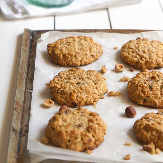 Toasted Oatmeal Cookies w/ Hazelnut