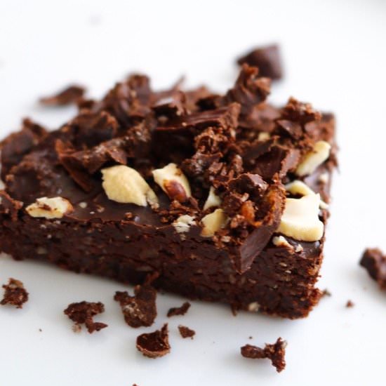 Raw chocolate and coconut brownies