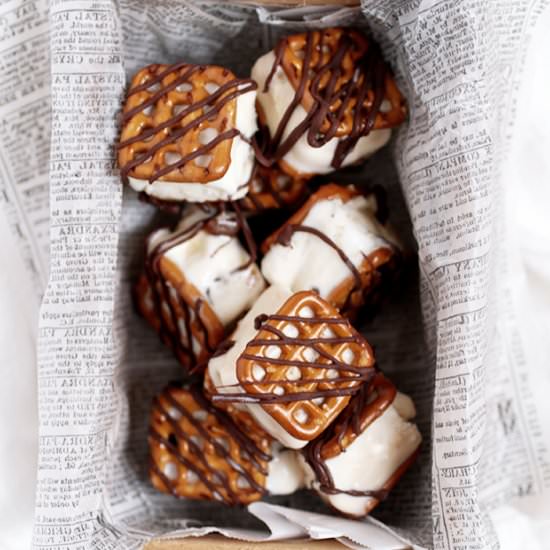 Pretzel Ice Cream Sandwich Bites
